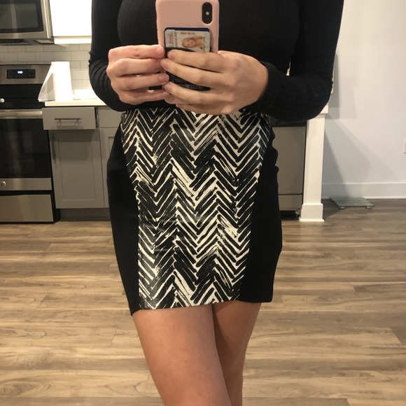 COPY - MinkPink Black & White Pattern Mini Skirt - Picture 1 of 5